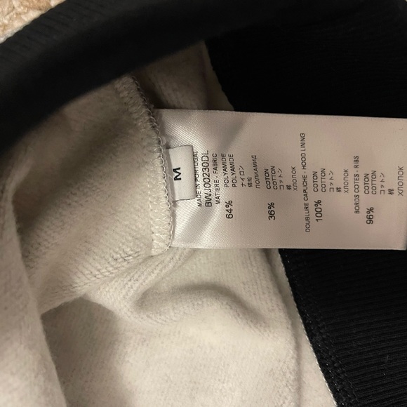COPY - AUTHENTIC Givenchy cropped hooded sweatshirt - Picture 4 of 5